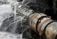 Búa nước là gì? Nguyên nhân và cách khắc phục